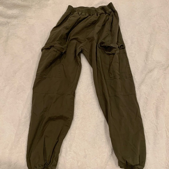 Cargo pants $15 - Picture 1 of 1